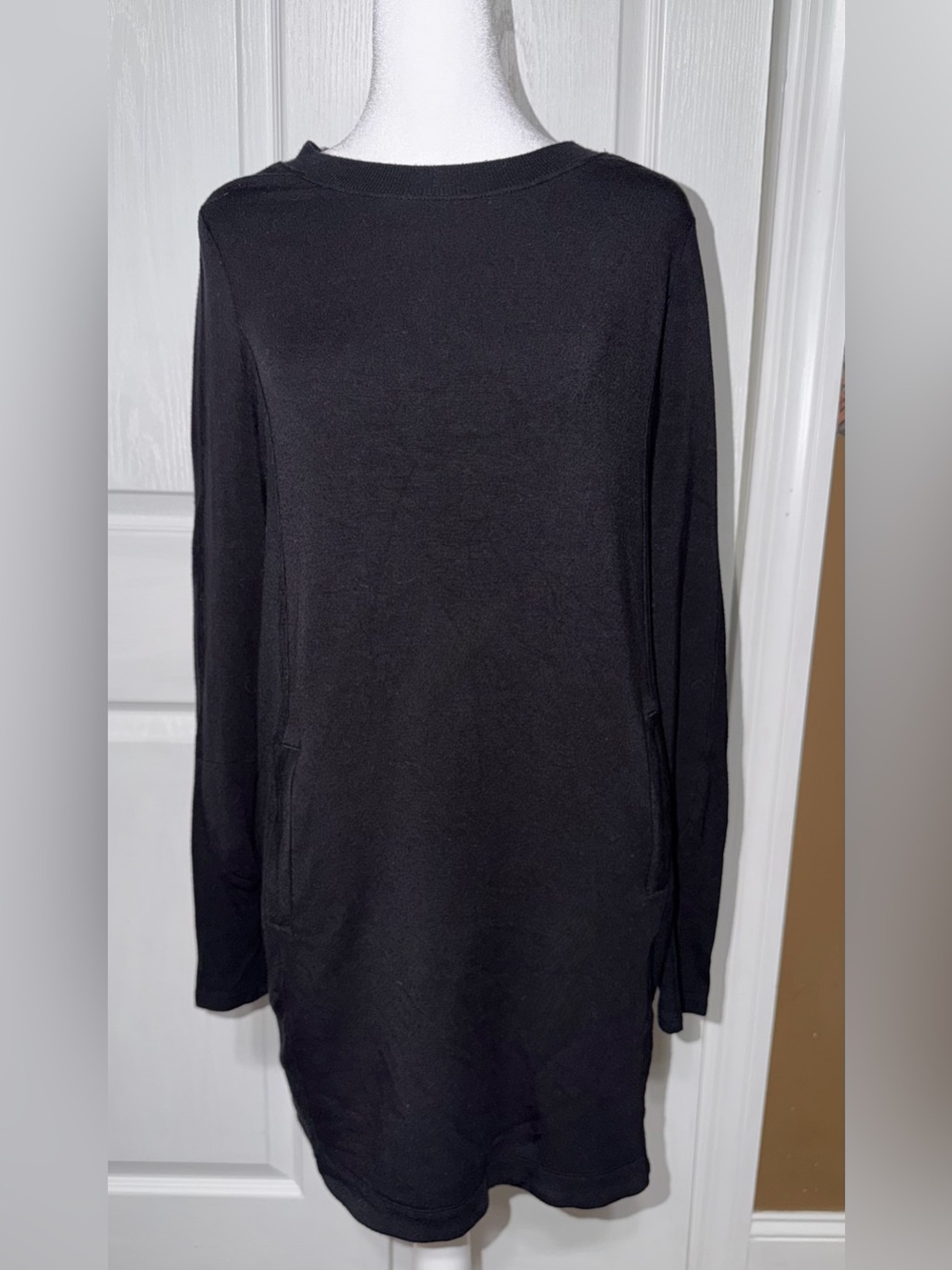 Athleta Balance Long Sleeve Sweatshirt Dress with Pockets-Black-Small
